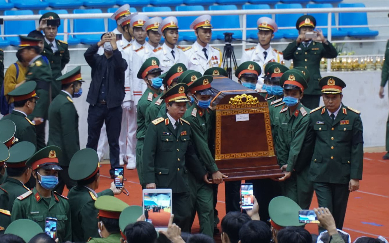 Nước mắt tiễn biệt 22 liệt sĩ Đoàn 337 hy sinh do sạt lở tại Quảng Trị 