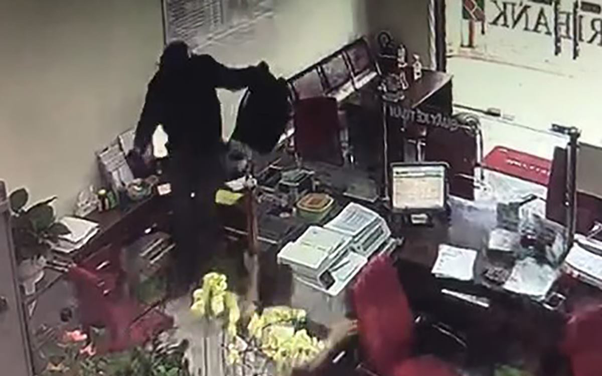 Nóng: Clip vụ cướp ngân hàng táo tợn ở Đồng Nai