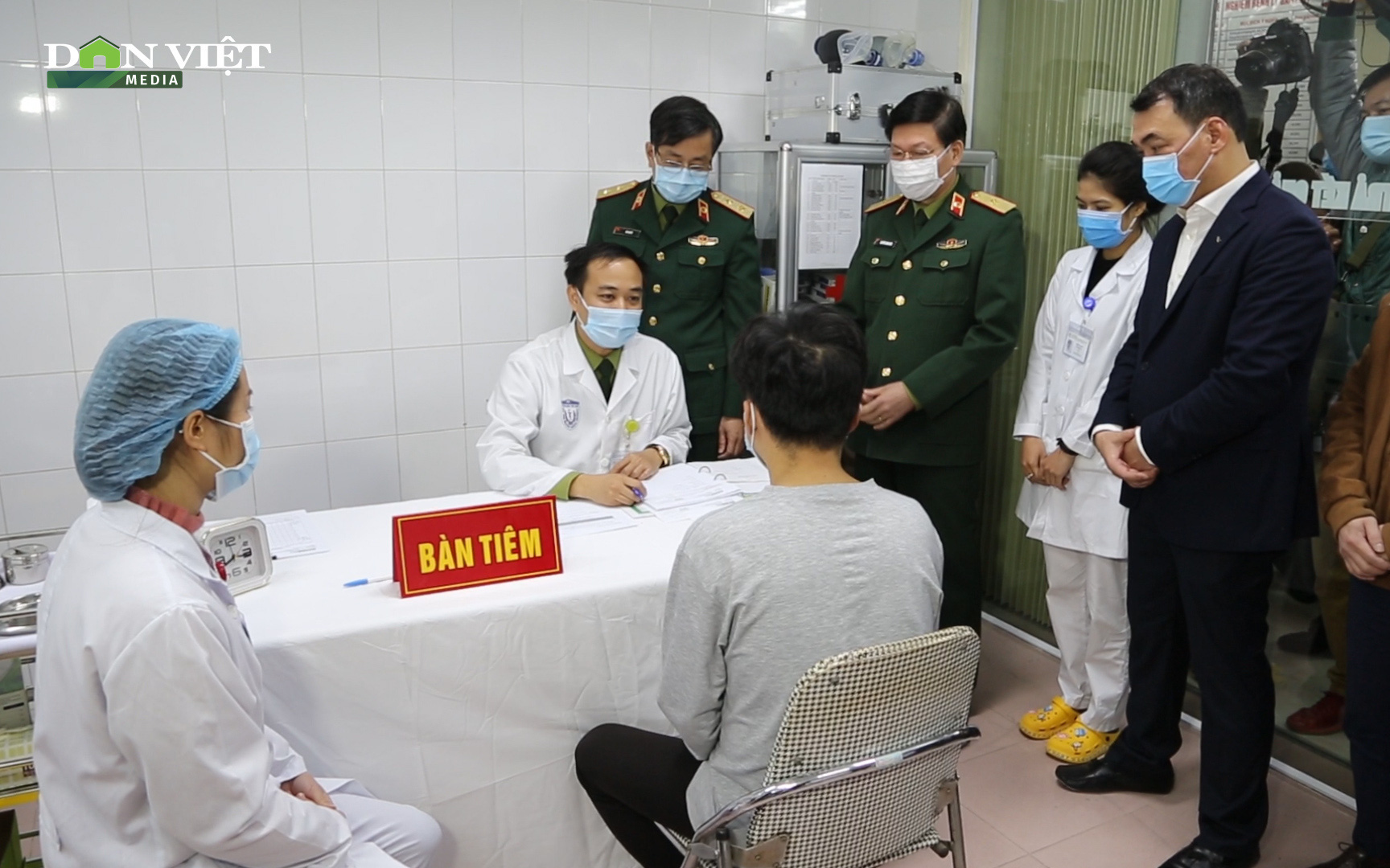 Video: Mũi tiêm thử nghiệm vaccine Covid-19 trên người ở Việt Nam diễn ra như thế nào?