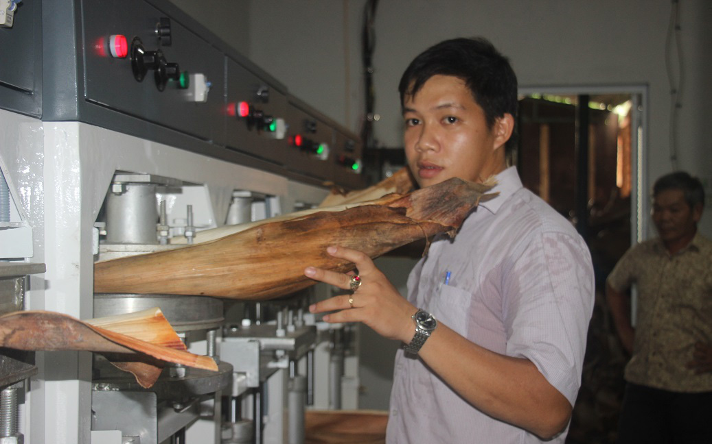 Độc đáo: Chàng trai tỉnh Bình Định nhặt thứ cả làng vứt đi rồi "biến" thành đồ dùng không thể thiếu trên bàn ăn 