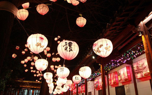 Rực rỡ sắc màu với lễ hội đèn lồng Tần Hoài trong dịp Tết Nguyên Đán