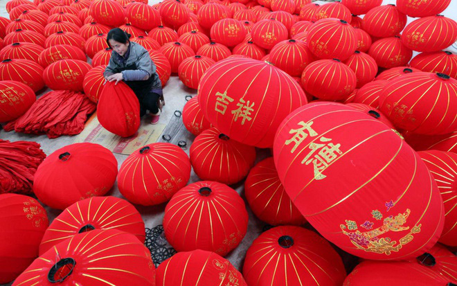 Chiêm ngưỡng những chiếc đèn lồng "siêu to khổng lồ" lung linh sắc màu ở Trung Quốc