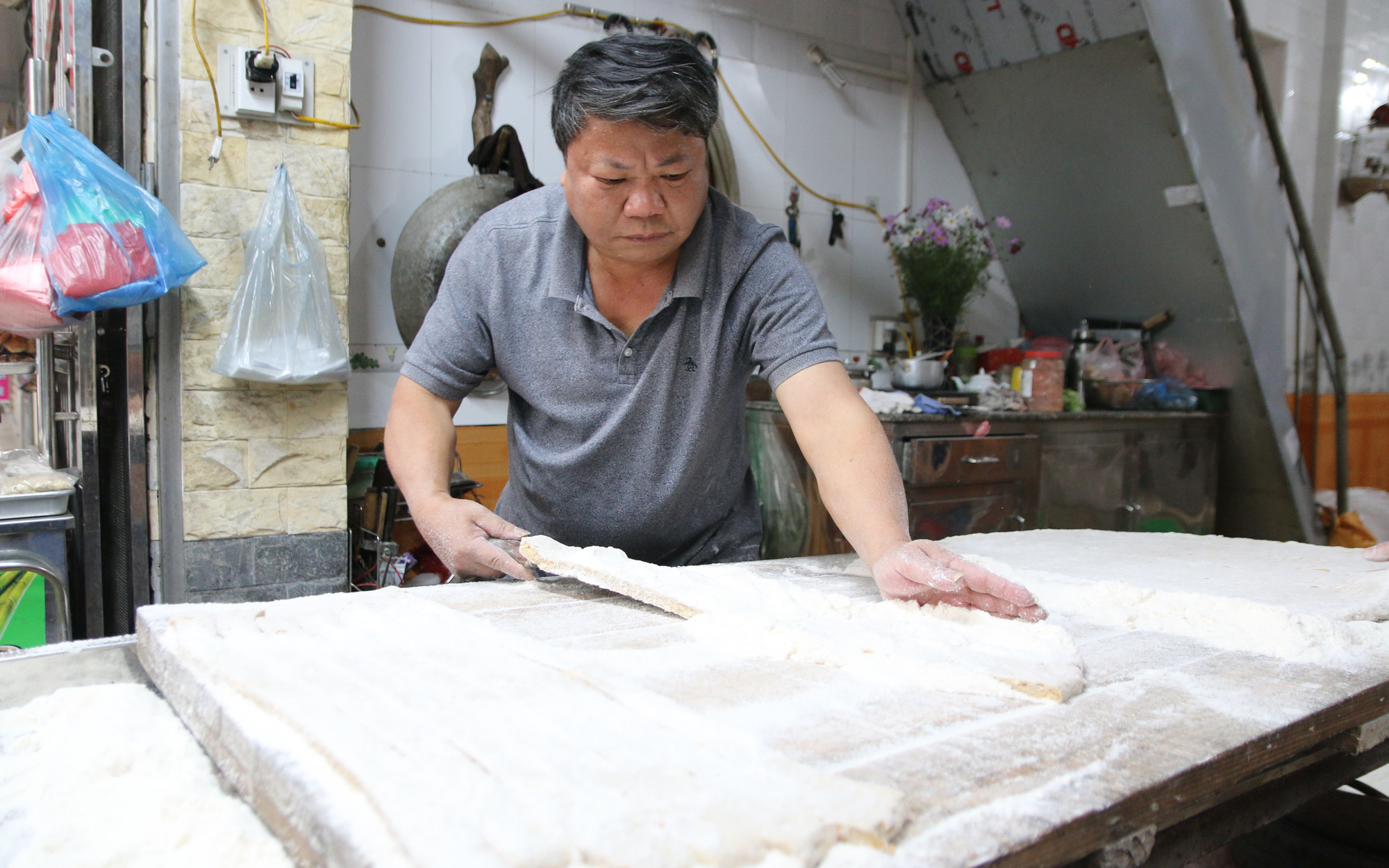 Chè lam, kẹo dồi, những thức quà giản dị có tuổi đời hàng trăm năm của làng cổ Kim Lũ ở thủ đô