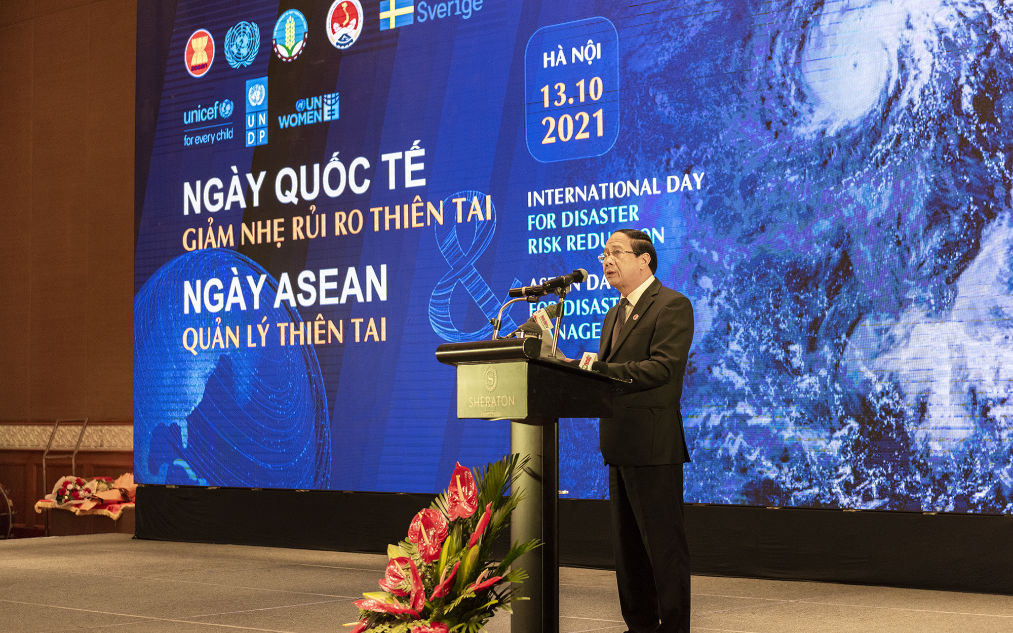 Phó Thủ tướng Lê Văn Thành: "Ứng phó hiệu quả với rủi ro khi thiên tai và dịch Covid-19 cùng xảy ra"