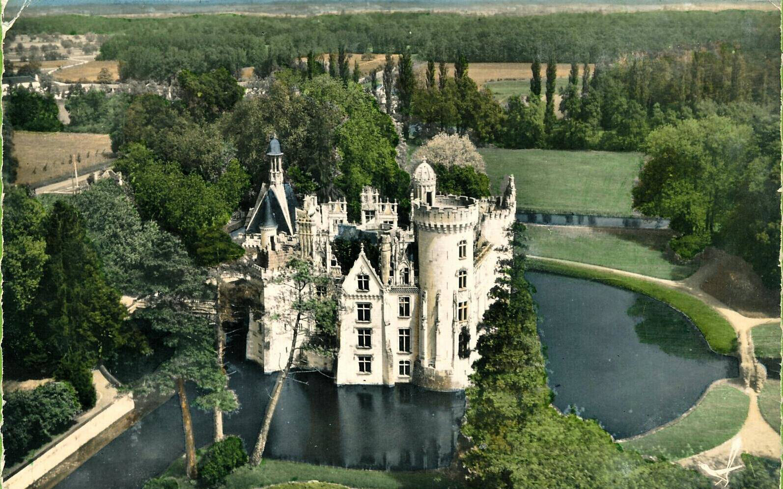 Bí ẩn tòa lâu đài bị lãng quên, từng là nơi "ăn chơi" của giới quý tộc Pháp