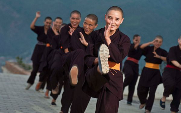 Những ni cô "tuyệt đỉnh Kung Fu" trên đỉnh Himalaya