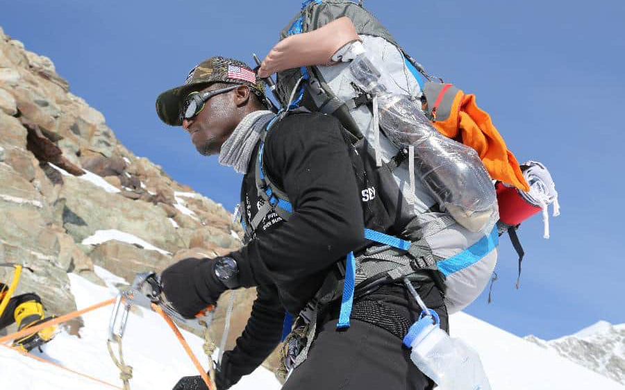 Kionte Storey - người đàn ông khuyết tật truyền cảm hứng nhờ trở thành vận động viên leo núi