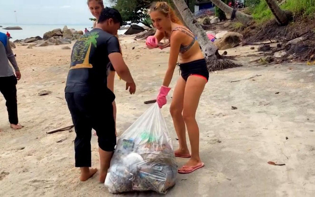 Cô gái Nga vừa tắm vừa nhặt rác ở bãi biển Phú Quốc được Tổng Thư ký Hội BVTN&MT Việt Nam gọi điện cảm ơn
