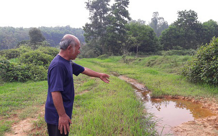 Hà Tĩnh: Nông dân bất lực nhìn ruộng bị vùi lấp sau mỗi trận mưa