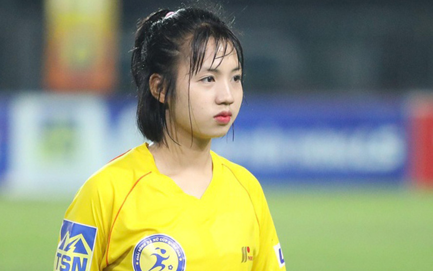 Nữ cầu thủ 10X Việt Nam xinh đẹp như thiên thần, đấng mày râu nào cũng xao xuyến