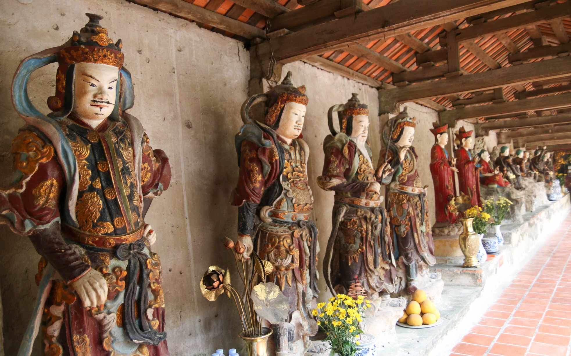 Về thăm ngôi chùa nhiều tượng Phật bằng đất nhất Việt Nam