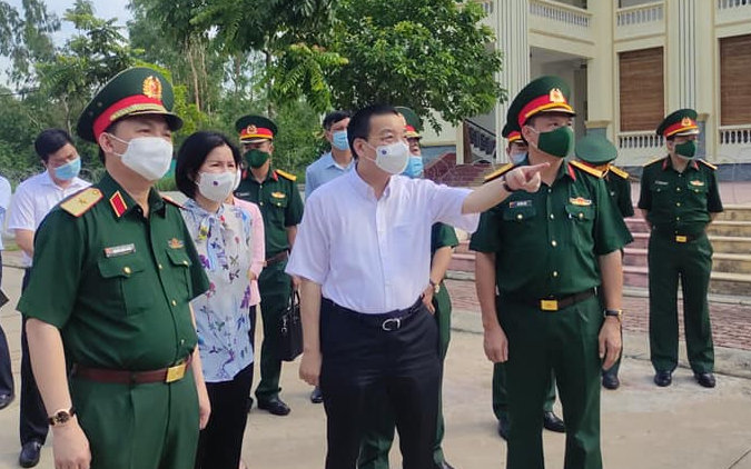 Video: Chủ tịch Hà Nội chỉ đạo "nóng" sau khi thị sát khu cách ly có nhiều ca mắc Covid-19