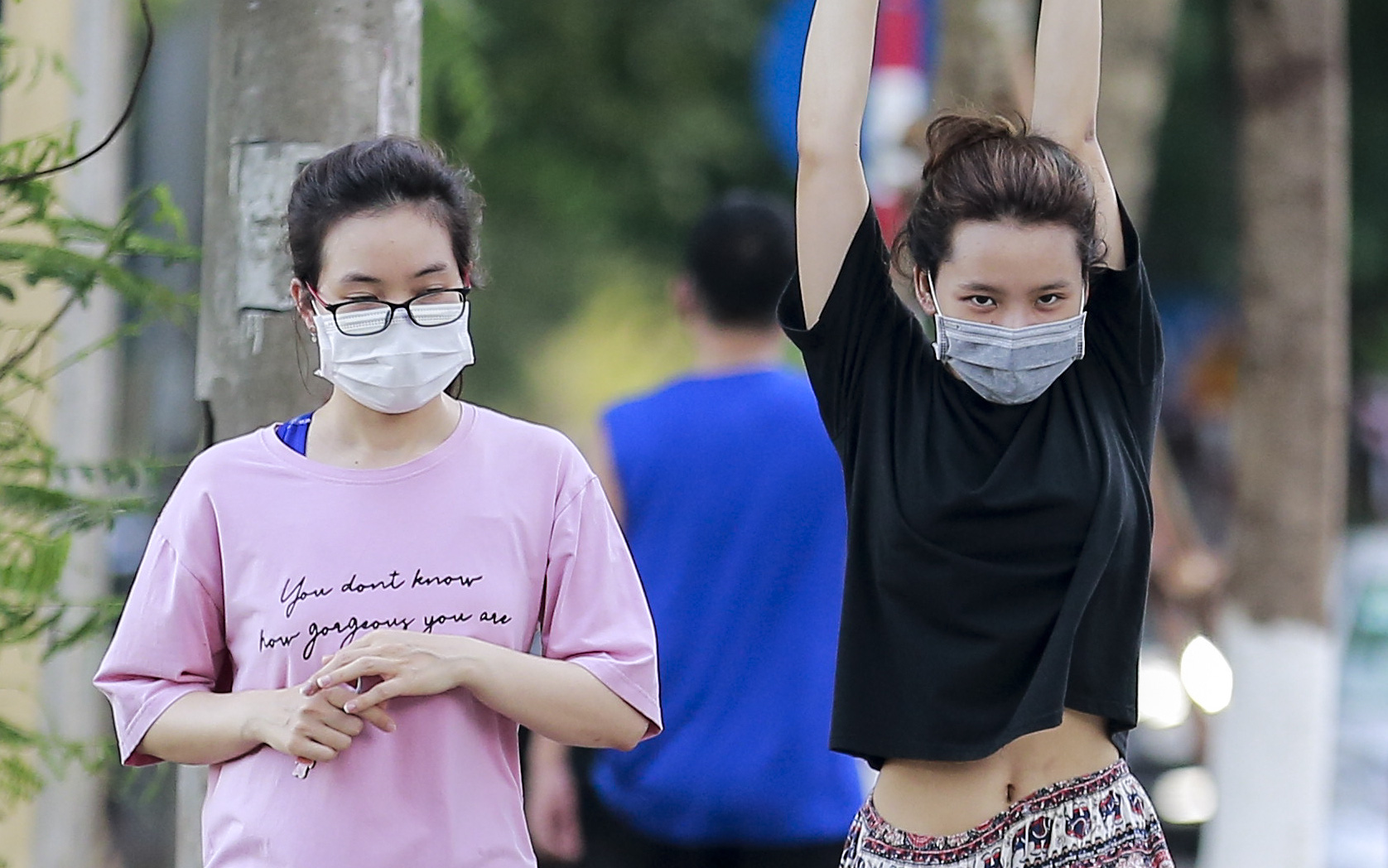 Hà Nội: Công viên đóng cửa, vỉa hè thành nơi tập thể dục mới của người dân