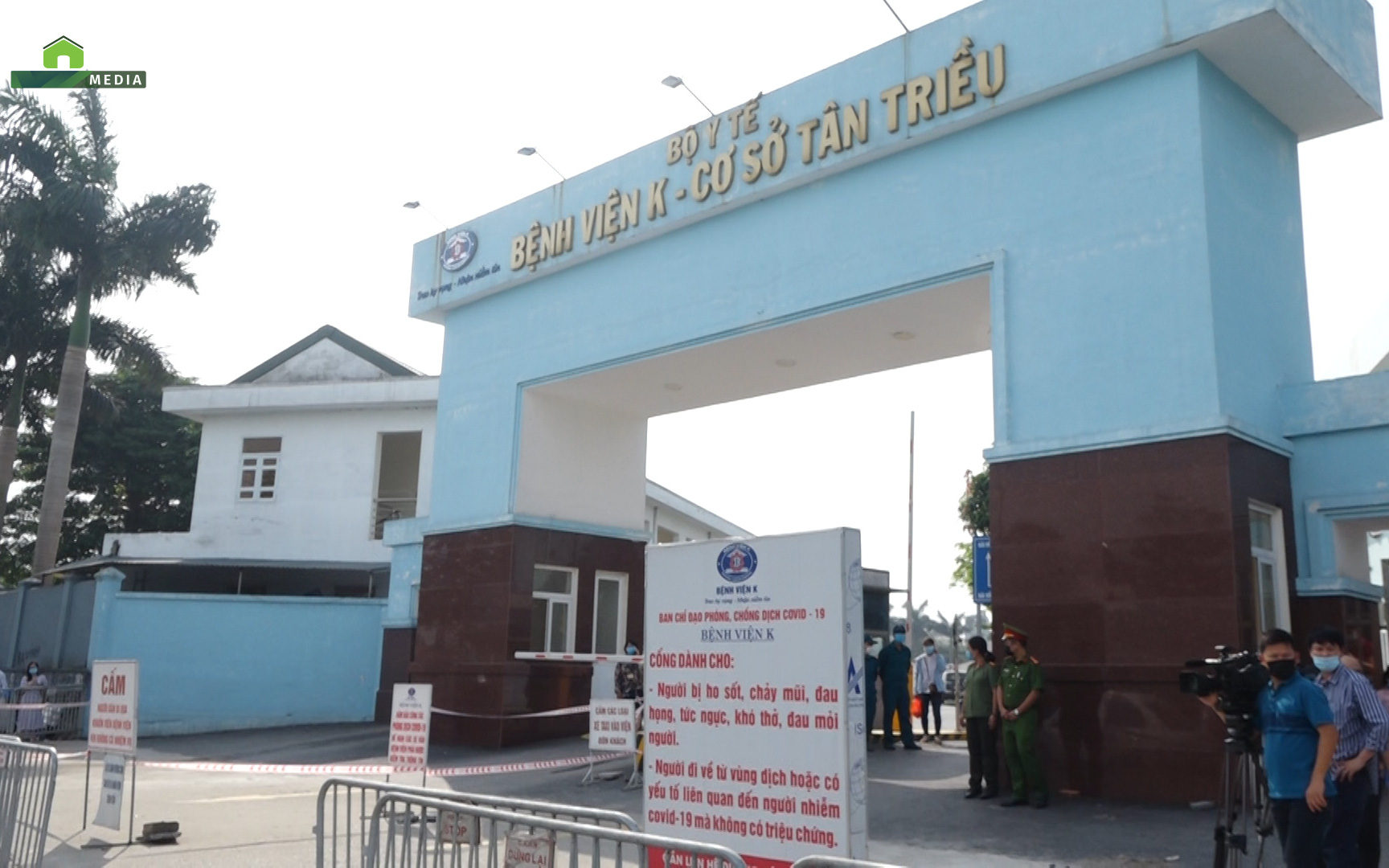 
Chủ tịch UBND Hà Nội trực tiếp đến Bệnh viện K giám sát công tác phong tỏa vì Covid-19