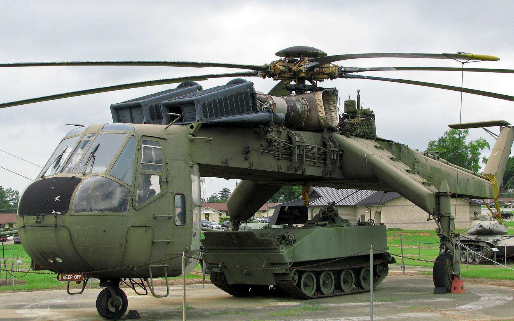 Khám phá dòng trực thăng khổng lồ siêu dị từng được biên chế trong không quân Mỹ