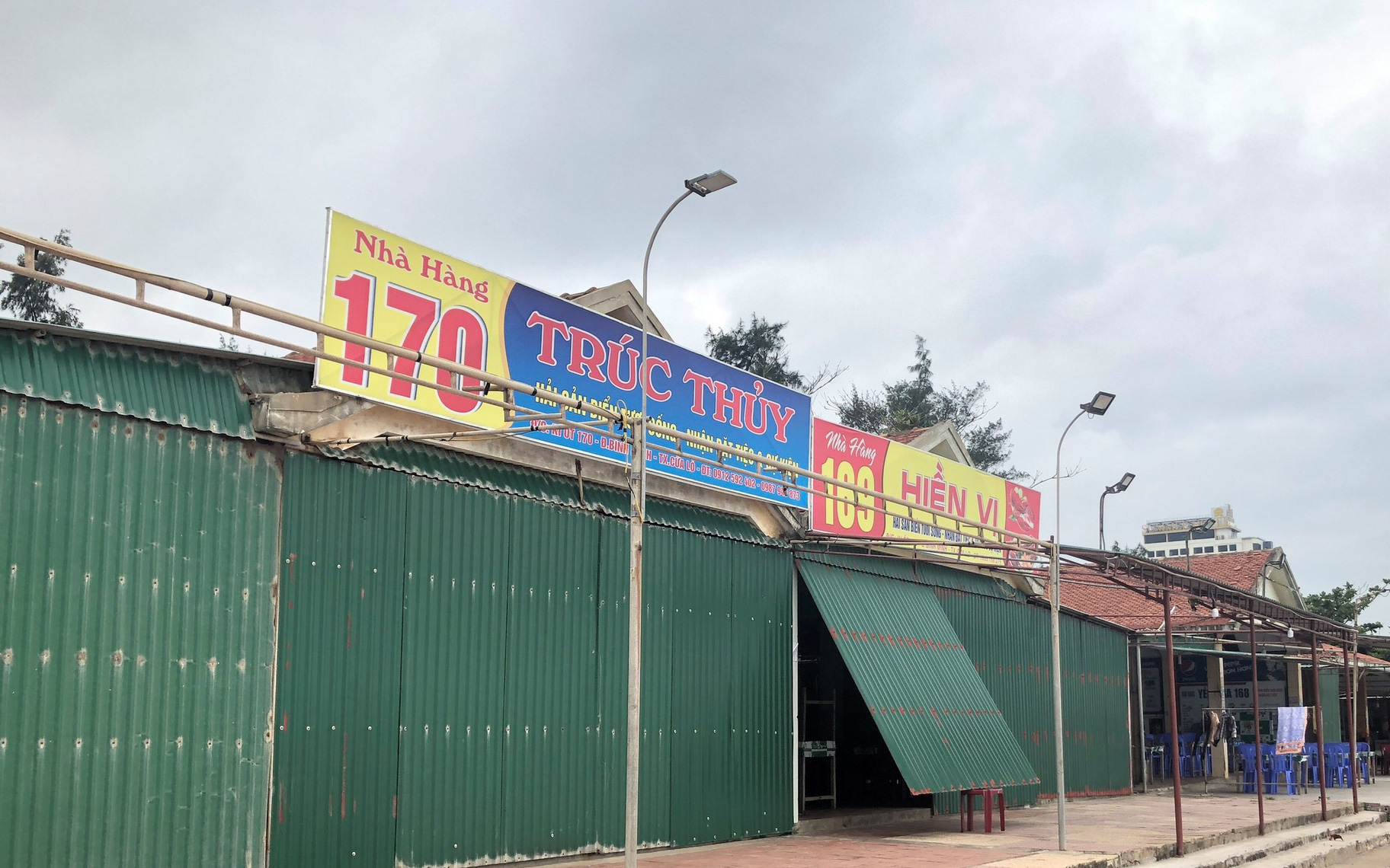 Ngày đầu tiên, nhiều hàng quán và nhiều dịch vụ tại Nghệ An đồng loạt đóng cửa để phòng dịch Covid-19