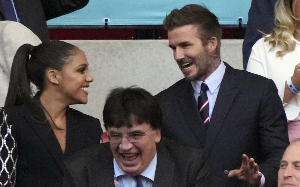 Hoàng tử, Thủ tướng Anh cùng Beckham và dàn khách VIP chứng kiến kỳ tích của tuyển Anh trước Đan Mạch