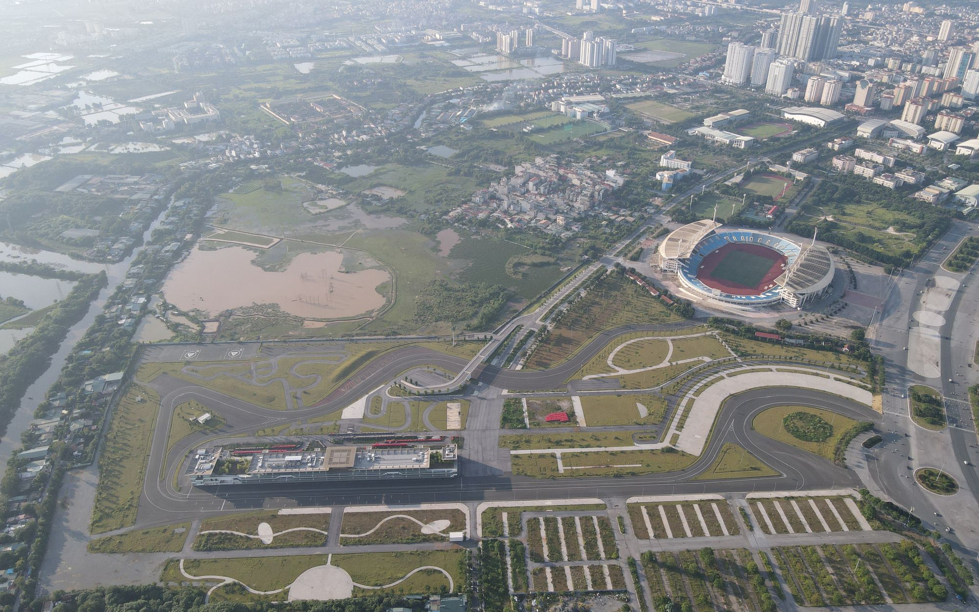 Toàn cảnh đường đua F1, nơi mà Khu Liên hợp Thể thao Quốc gia muốn đòi từ TP Hà Nội