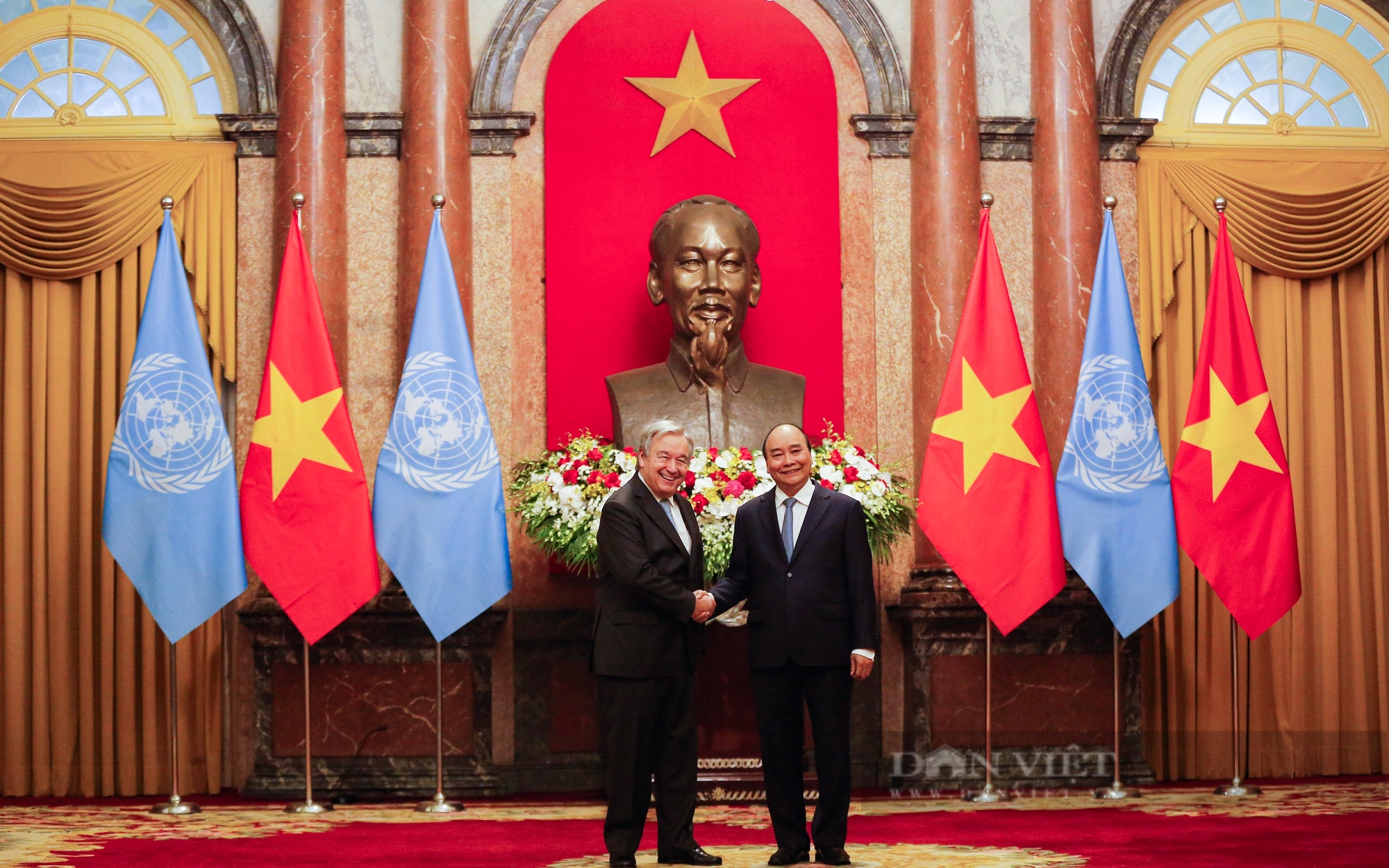 Ảnh ấn tượng tuần: Chủ tịch nước Nguyễn Xuân Phúc chủ trì Lễ đón Tổng Thư ký Liên Hợp Quốc