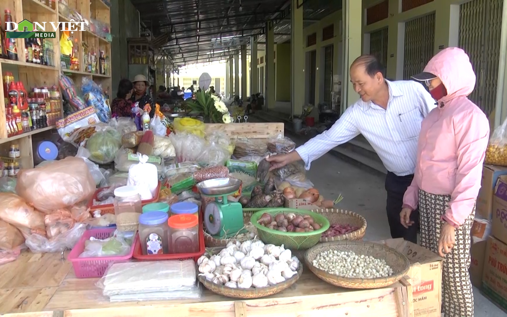 Quảng Nam: Tiểu thương phấn khởi di dời vào chợ Bà Rén mới