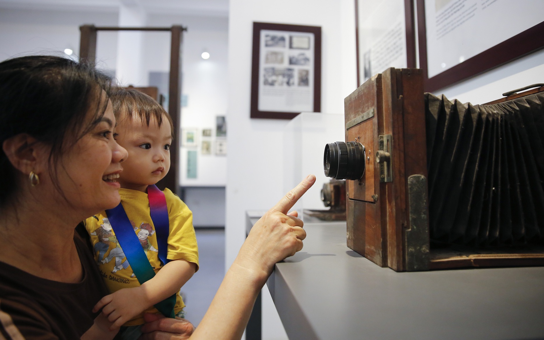 Khám phá bảo tàng nhiếp ảnh đầu tiên tại Hà Nội do dân làng góp tiền xây dựng