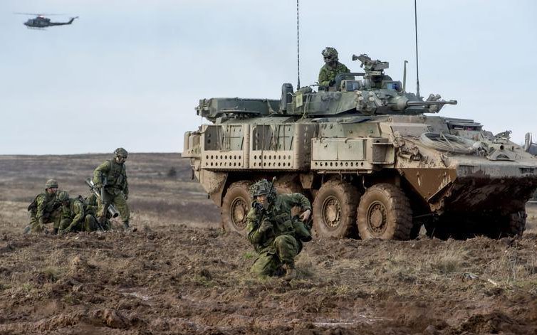 Quân đội Ukraine nhận hàng loạt tăng, thiết giáp tối tân trong thời gian ngắn