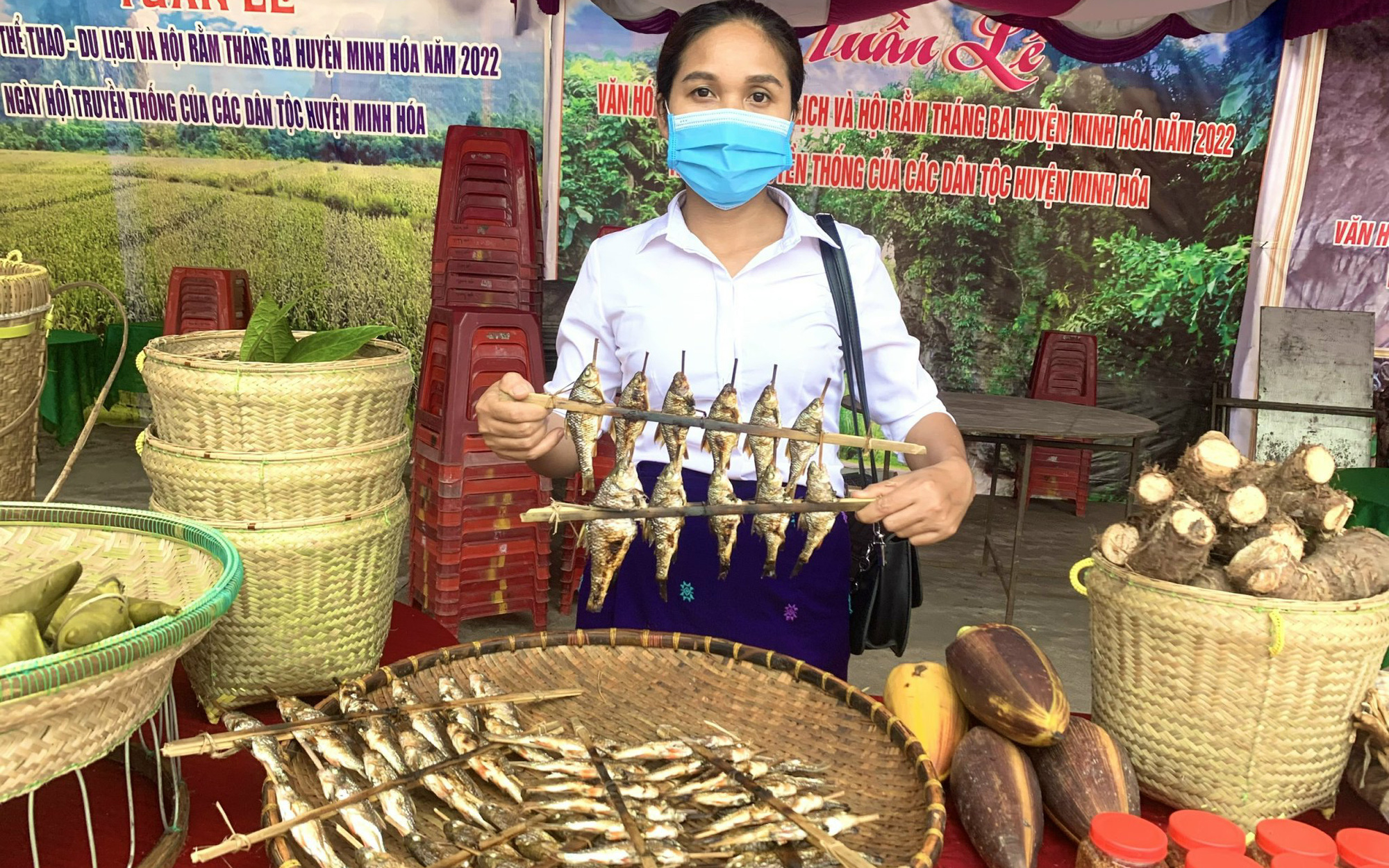 Quảng Bình: Độc đáo đặc sản cơm bồi, cá mát... tại Hội Rằm tháng Ba Minh Hóa