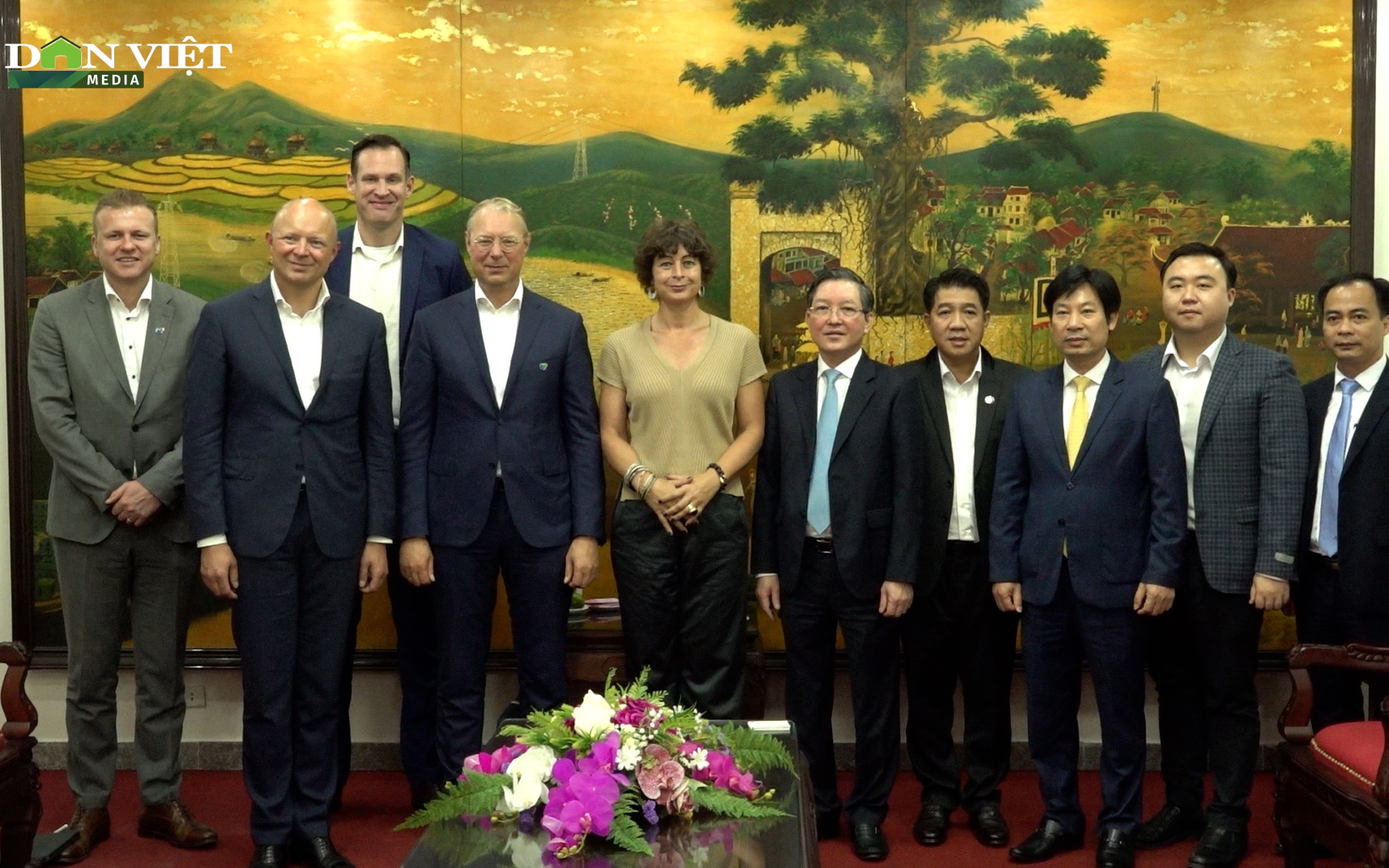 Đoàn công tác Đại sứ quán Hà Lan và tập đoàn De Heus đến thăm và làm việc với Hội Nông dân Việt Nam
