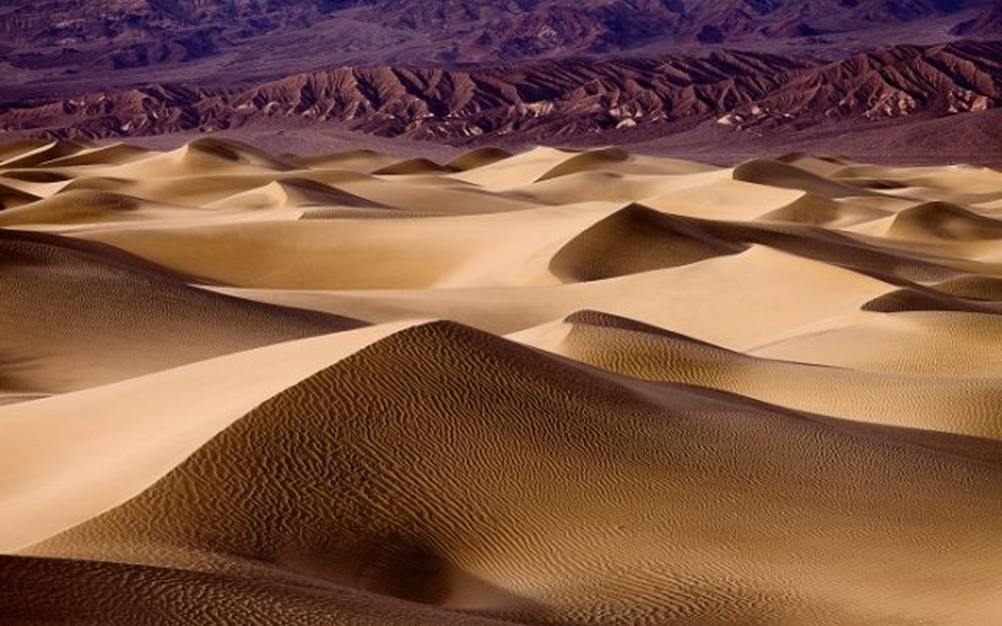 Vẻ đẹp ở Thung lũng chết, nơi được coi là nóng nhất thế giới