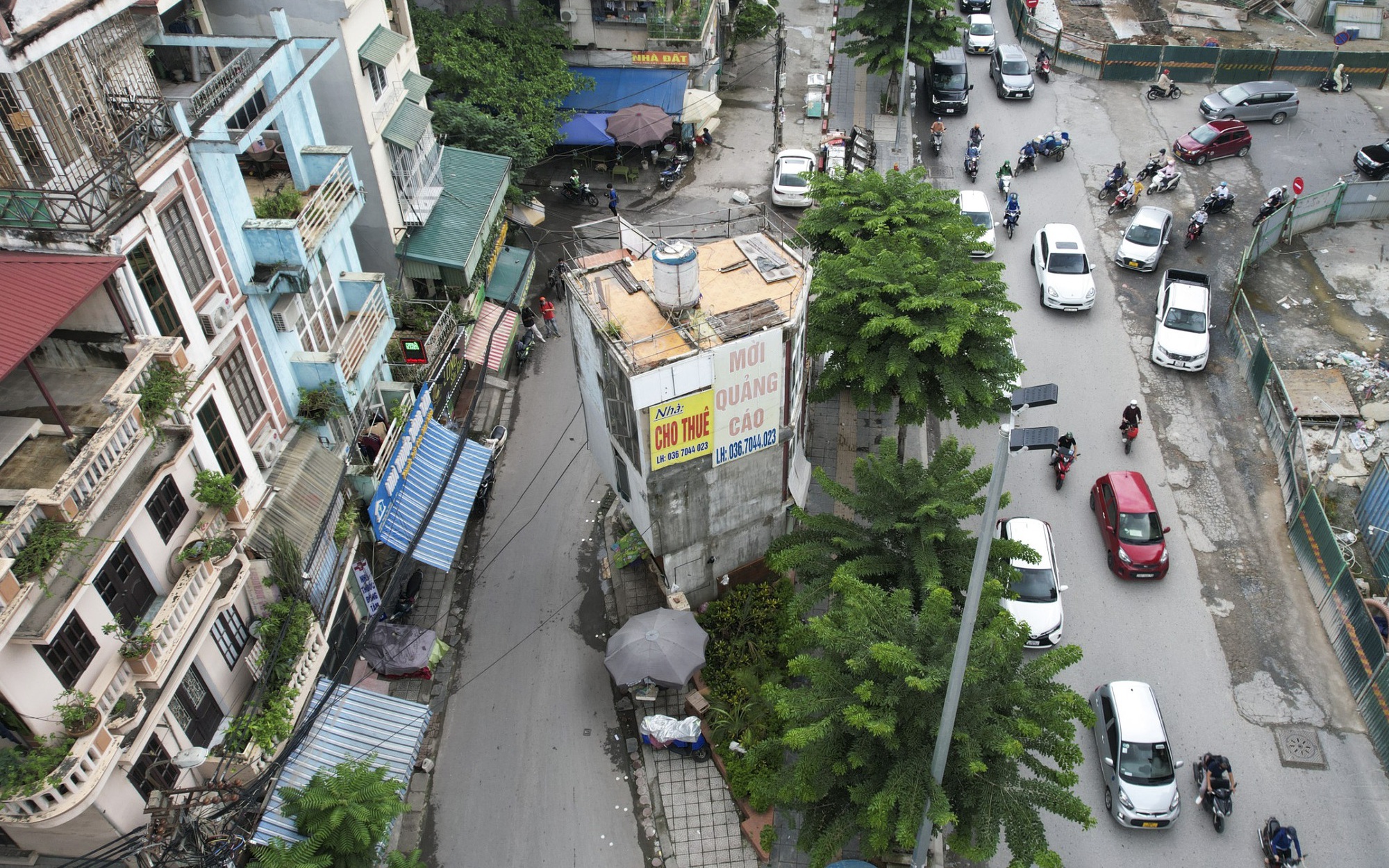 Cận cảnh ngôi nhà 4 mặt tiền, vị trí siêu đẹp nằm trên trục đường vành đai 2 tại Hà Nội
