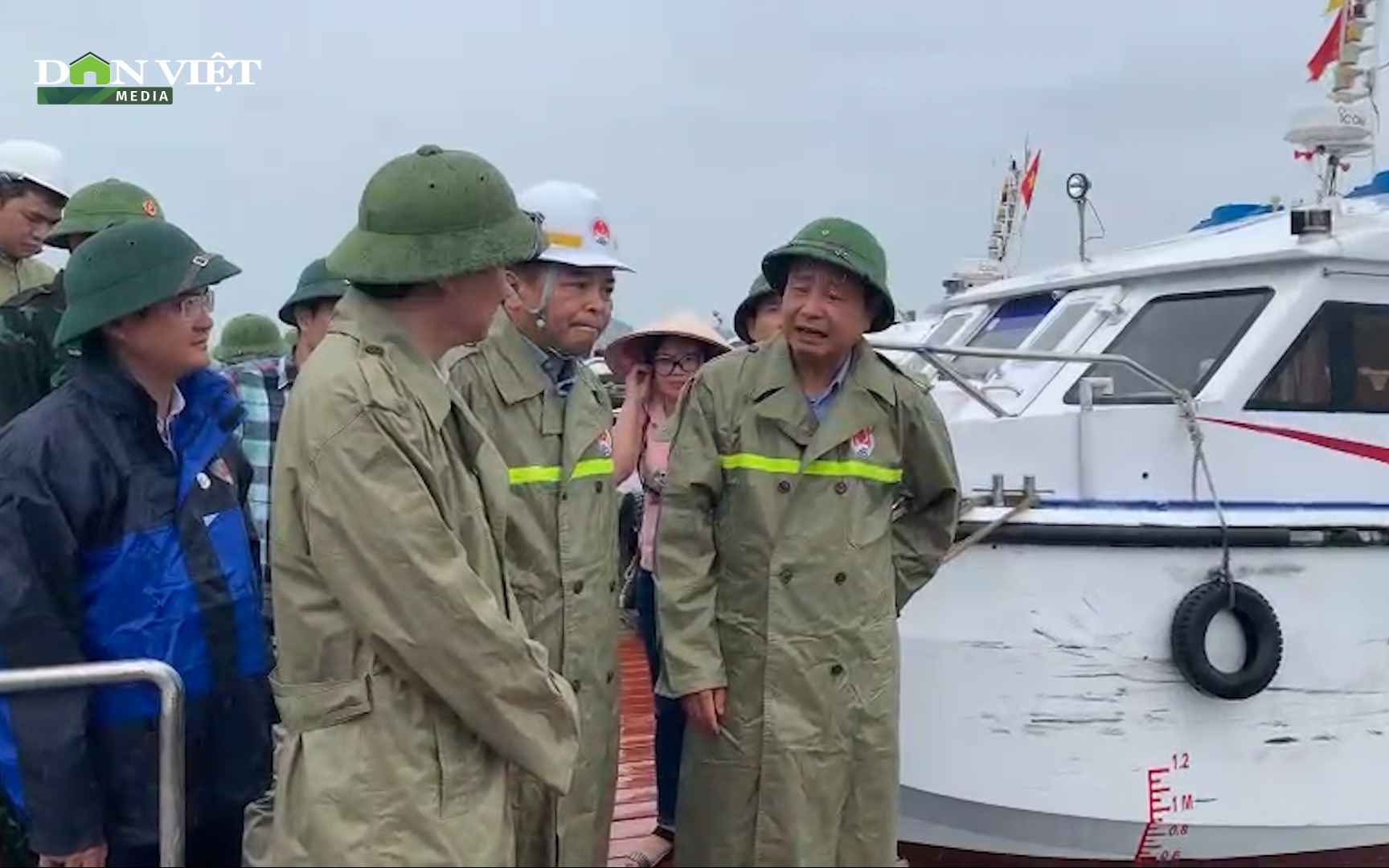 Thứ trưởng Bộ NN&PTNT kiểm tra, chỉ đạo công tác ứng phó với bão số 2 tại Quảng Ninh