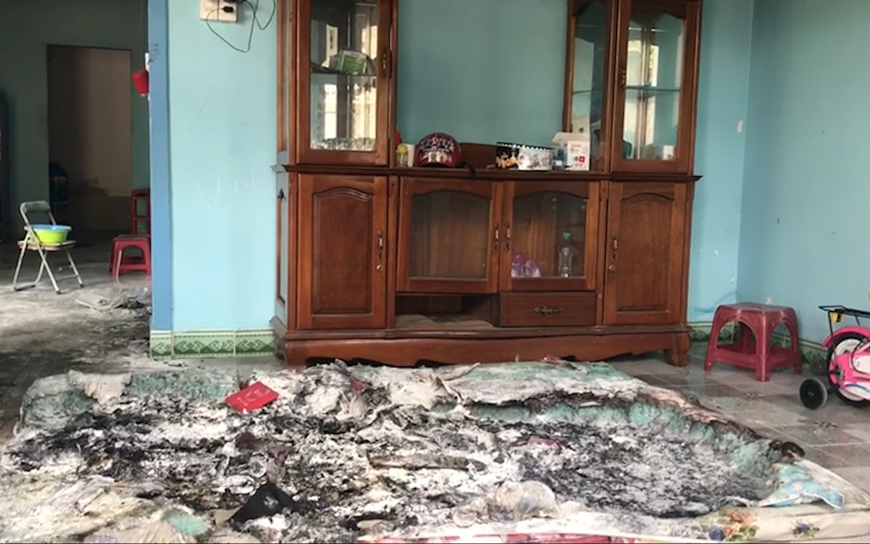 Hiện trường ngôi nhà trọ nơi vợ chồng trẻ chết cháy ở Khánh Hòa