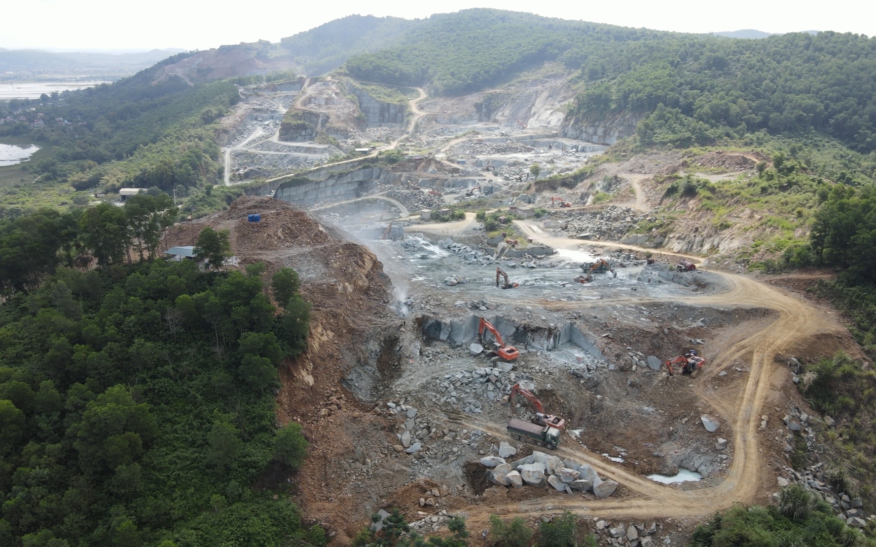 Huyện Hà Trung (Thanh Hóa): Nhiều mỏ đá có dấu hiệu sai phạm về kiểm soát khối lượng khai thác để trục lợi