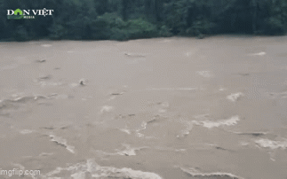 Quảng Nam: Nam Trà My xuất hiện sạt lở, lũ trên sông Leng dâng cao