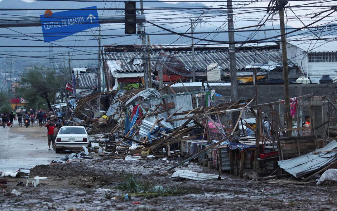 Clip: Thành phố Mexico ngập trong rác thải, tiềm ẩn nguy cơ dịch bệnh sau bão Otis