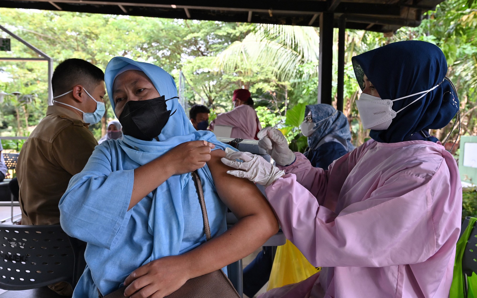Clip: Indonesia triển khai tiêm vaccine Covid-19 trả phí từ đầu năm 2024