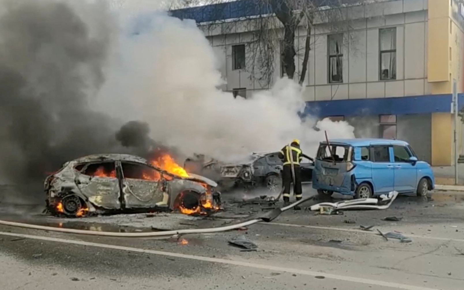 Hình ảnh báo chí 24h: Nga tố Ukraine "tấn công khủng bố" bằng bom chùm, Kiev chưa đưa ra bình luận