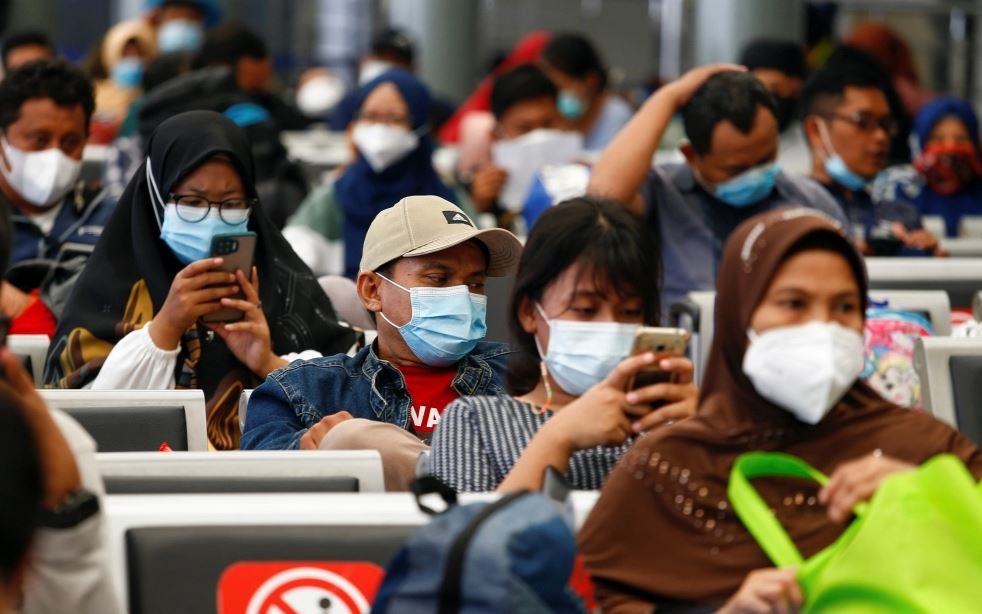 Clip: Bệnh viêm phổi bùng phát, Indonesia hối thúc 
người dân đeo khẩu trang