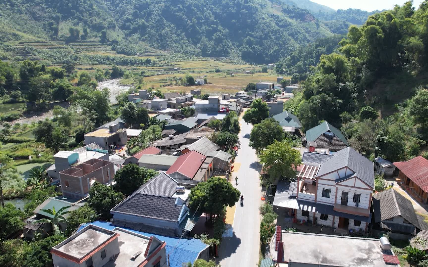 Lai Châu: Bản làng trù phú, ruộng đồng tươi tốt nhờ nông thôn mới