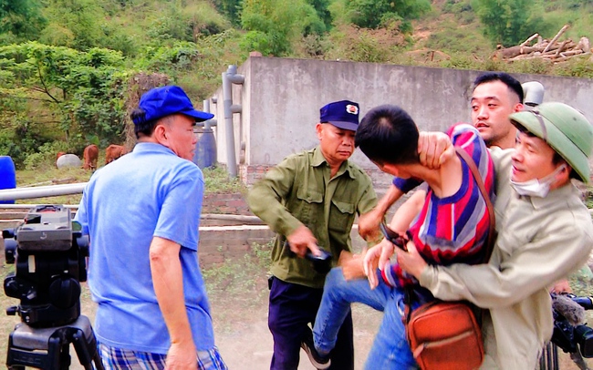 Hội Nhà báo Việt Nam đề nghị UBND - Công an tỉnh Hòa Bình vào cuộc vụ PV báo NTNN bị hành hung 
