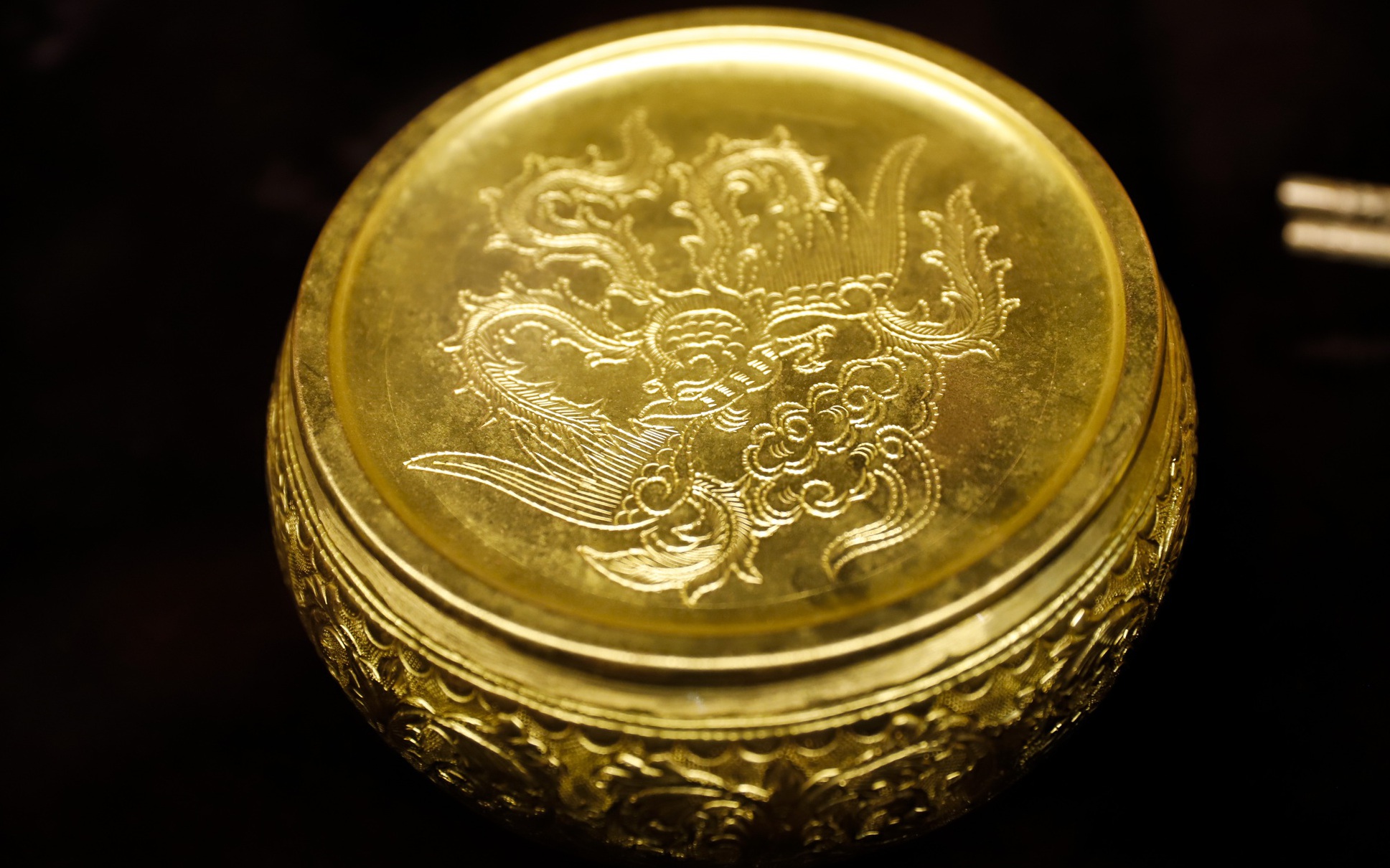 Những sản phẩm in đậm dấu ấn trăm năm nghề đúc vàng, bạc tại ngôi đình cổ giữa lòng phố cố Hà Nội