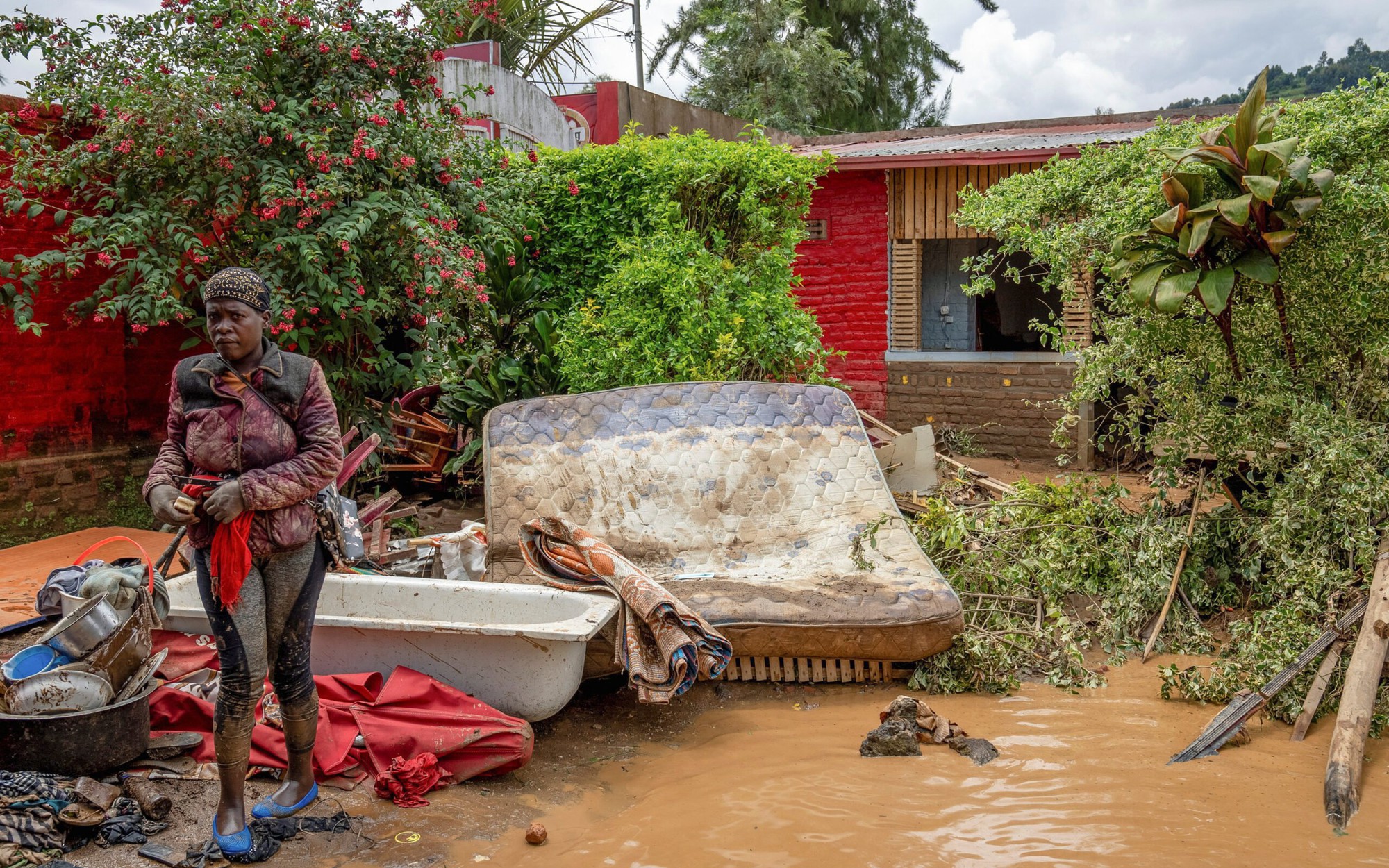 Clip: Mưa lụt khiến ít nhất 135 người thiệt mạng ở Rwanda và Uganda