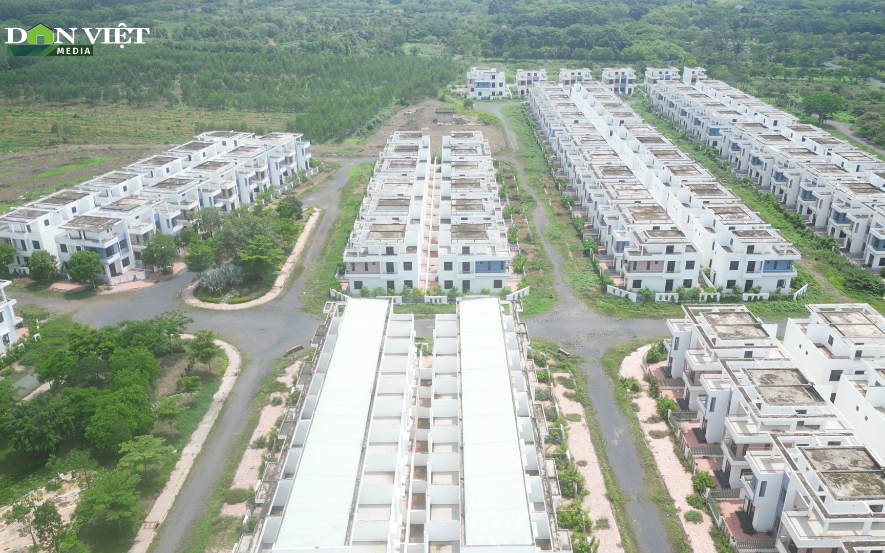 Clip: Có gì bên trong siêu dự án xây dựng 680 căn biệt thự, nhà liên kề trái phép ở Đồng Nai?