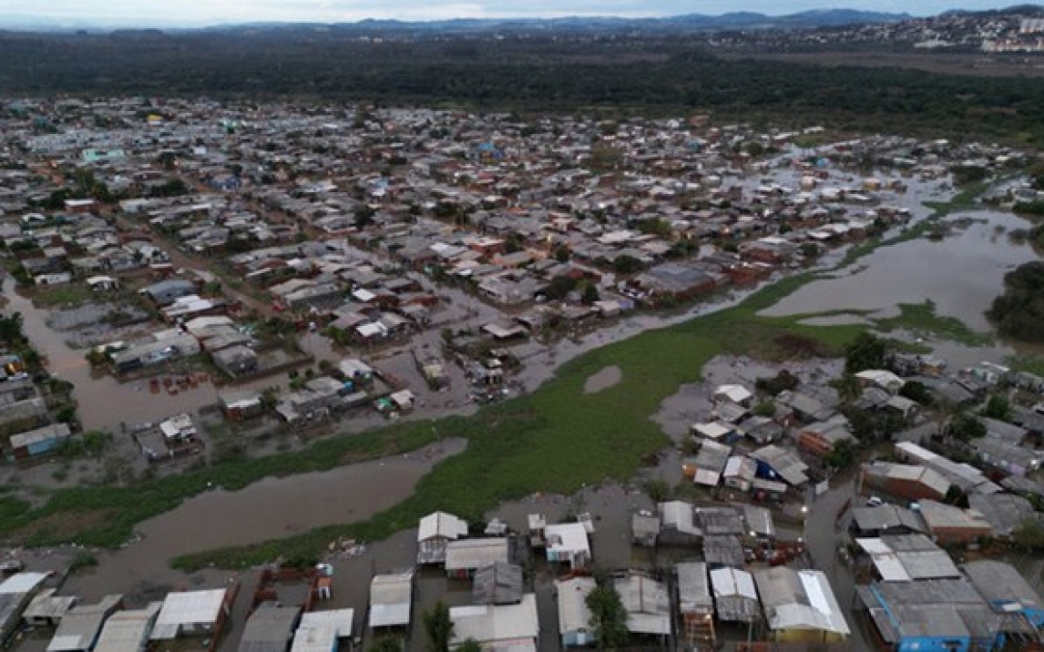 Clip: Ít nhất 12 người thiệt mạng, 3.000 người mất nhà cửa do bão lớn ở Brazil