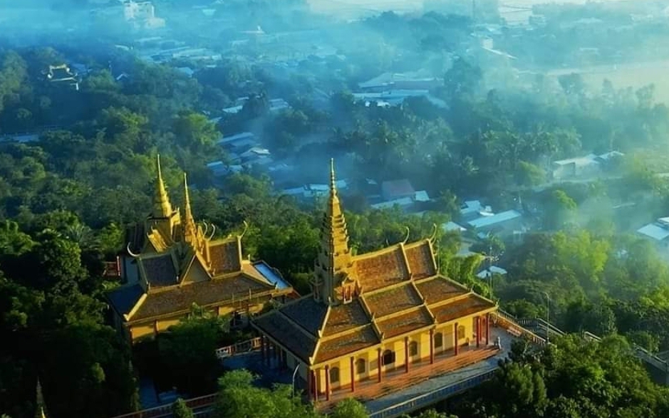 Chùa Tà Pạ - Ngôi chùa Khmer độc đáo trên núi ở An Giang