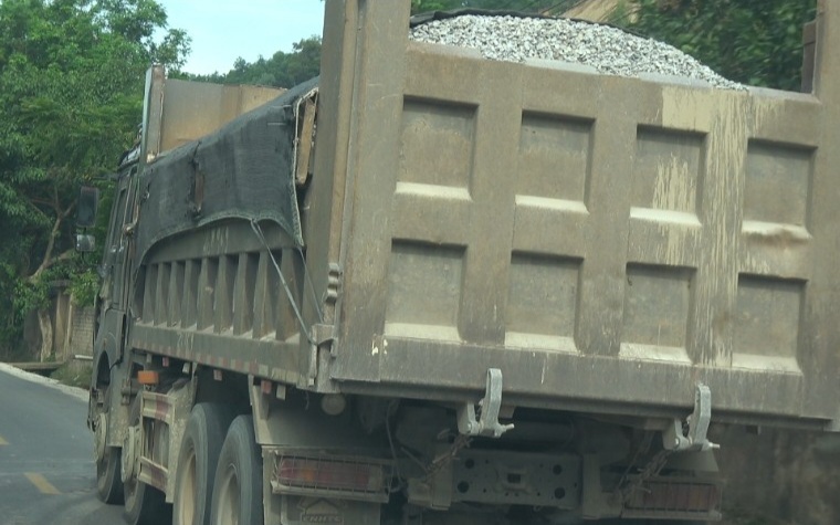 Thanh Hóa: Xe tải cơi nới thành thùng ngang nhiên “lộng hành” trên các tuyến đường