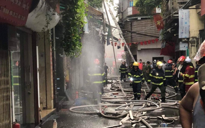 Video: Nhân chứng kể lại thời khắc phát hiện vụ cháy ở ngõ Thổ Quan khiến 3 người thiệt mạng
