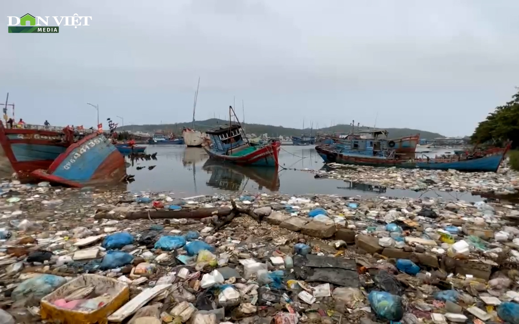 Quảng Ngãi: “Chốt” thời gian xóa "nghĩa địa tàu đắm" tại cảng Sa Huỳnh