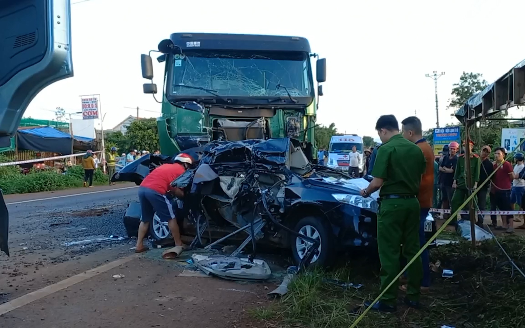 Video: Hiện trường tai nạn thảm khốc khiến 3 thành viên CLB Hoàng Anh Gia Lai tử nạn