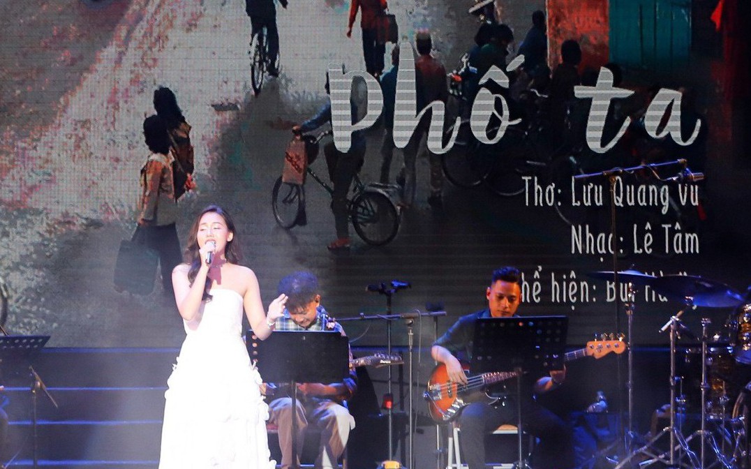 Video: Ca khúc "Phố ta" phổ thơ Lưu Quang Vũ được đón nhận nồng nhiệt ngay lần đầu ra mắt